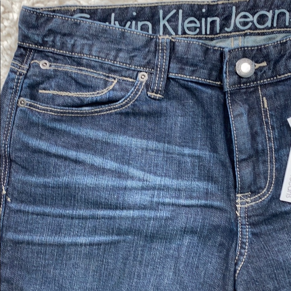 Calvin Klein long length short - Picture 2 of 8